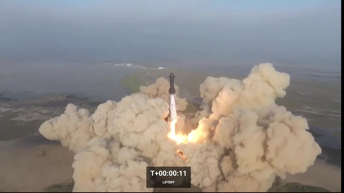 Environmentalisté žalují americký úřad kvůli povolení pro start obří rakety Starship